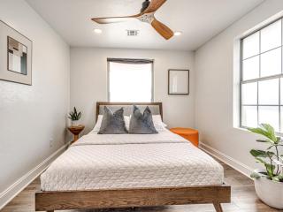 Casa Rivera Spotless Pet Friendly Home 8 Min to Downtown - 7