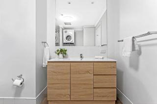 WOW Marina Views, Murphy Bed, Parking - 5