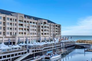 WOW Marina Views, Murphy Bed, Parking - 1