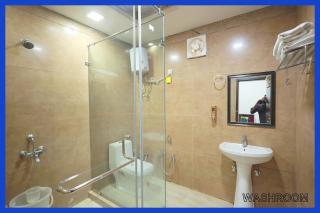 Hotel Premium K P haridwar,Near Mansa Mata Temple And Railway Station Haridwar - Fully Air conditioned - Free Wifi and Parking Facilities - Best Hote IN HARIDWAR - 4