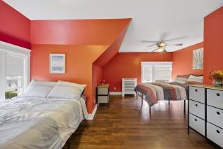 14 Guest, 9 Bed, Family Getaway- 30 min from NYC - 9