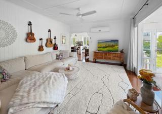 Lady Katherine Coastal Cottage with Pool - 8