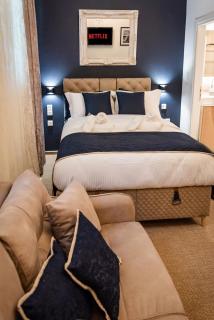 Opulent Maria Callas-Themed Apartment in Kolonaki, Central Athens - 6