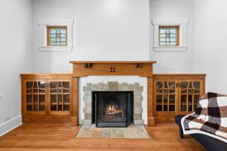 2025 Newly Renovated Scholars Historic Home by UT Sleeps 12 - 0