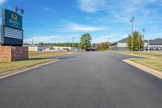Quality Inn Little Rock on I-30 Near Littlerock airport - 7