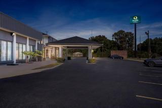 Quality Inn Little Rock on I-30 Near Littlerock airport - 5