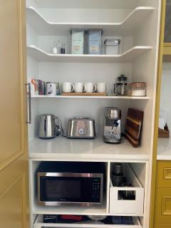 Seapoint Cottage, Luxury Accommodation - 2