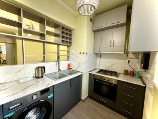 Relax in a Modern & Comfortable Apartment Near the City Center - 0