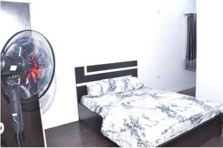 Luxurious 3-Bedroom Apartment in Alimosho, Lagos - 9