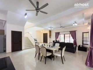 Family House at Kemensah Heights Ampang 3BR for 11pax - 6