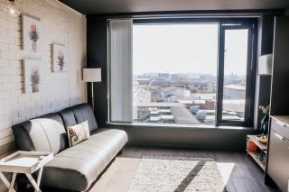Wex831 - Studio on 8th Floor with Pool, Parking & Gym - 8