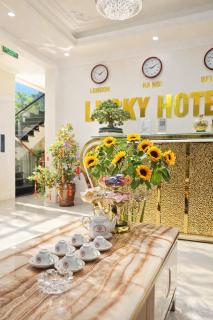 Lucky Hotel Uông Bí - 8