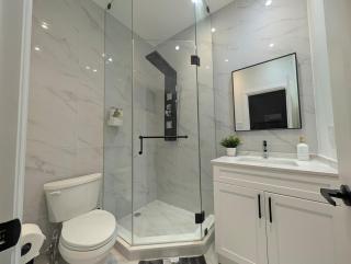 Luxury 1BR plus den walkout basement - 6