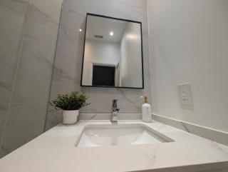 Luxury 1BR plus den walkout basement - 5