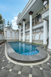 Lulu Luxury New 5br Villa Private Family Gathering at Puncak Bogor - 9