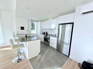 Luxury Condo with Pool and River View - 9