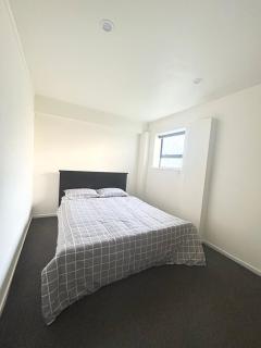 Spacious 3-Bedroom Retreat Near Airport & City - 6