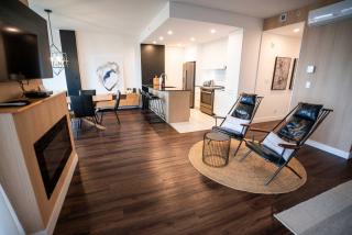 Bright Condo with Pool and Stunning View - 2