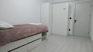 Spacious 3 Rooms Cozy Apartment - 3