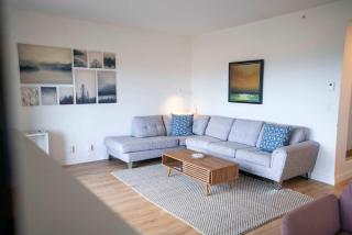 Luxury Condo with Stunning View and Pool - 9