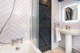 Hannafore Cottage 2 bedroom with Hot Tub - 2