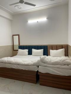 Vranda nikunj dham hotal vrandavan - 4