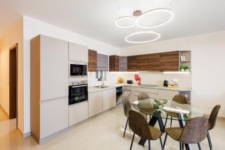 Stylish 2BR Retreat, Central Location, Few Steps from the Sea by QuickTrips - 1