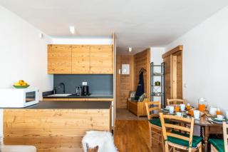 HelloCHALET TrackSide House - Ski-In Ski-Out Apartment on the Cretaz Slopes - 1