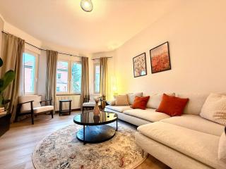 Peaceful & Stylish 2 Bedroom Stay with Garden - 2