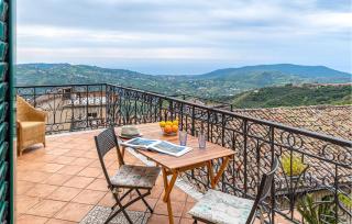 2 Bedroom Beautiful Apartment In Laureana Cilento - 4