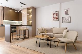 Matisse Coresi Apartment with Free Private Parking - 0