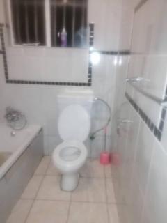 Cosy Retreat on Bucotfo Street - 9