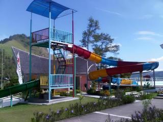 Hotel Patra Parapat - 4