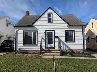 Family-Friendly Parma Base - Workspace & Parking - 1