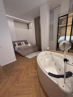 Murati Lake View Hotel - 3