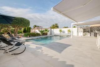 Welcoming villa in Empuriabrava with private pool - 1