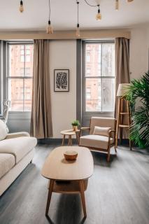 Chic 2-bed City Apartment -Old Street - 3