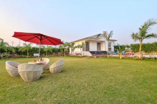 Saroja Farm Pet-friendly 3-BHK Farmhouse With Private Pool, Lush Garden & Discotheque - 6