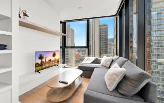High-Rise CBD Escape with Panoramic City Views - 5