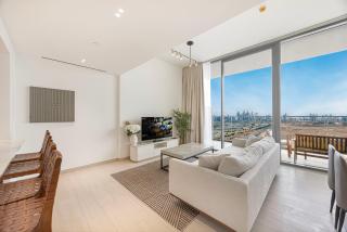 Daniels Chic 1BR with City Skyline Views at JVC - 0