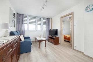 Elegant Apartment in Katowice Center with Desk and City View by Noclegi Renters - 3