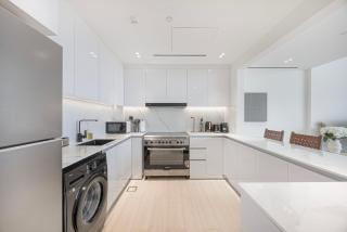 Daniels Chic 1BR with City Skyline Views at JVC - 6