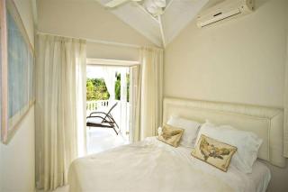 Mango Court 1 - by ZenBreak - 2