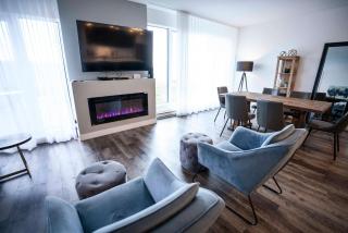 Chic Condo - River View & Comfort with Pool - 0