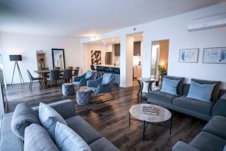 Chic Condo - River View & Comfort with Pool - 4