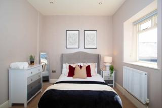 Harrogates Most Central Apartments - Sleeps 12 - 8