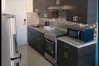 2-Bed Villa Sleeps 4 with Pool & Parking - 3