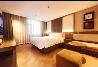 Manxin Mansion, a courtyard house in Wangfujing, Tiananmen Square, Beijing - 7