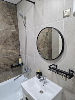 Апартаменты люкс со свежим ремонтом на набережной - 1