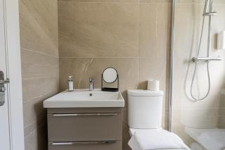 Bungalow in Village Location, near wild swimming lakes, dog friendly sleeps 6 - Woolaston - 4